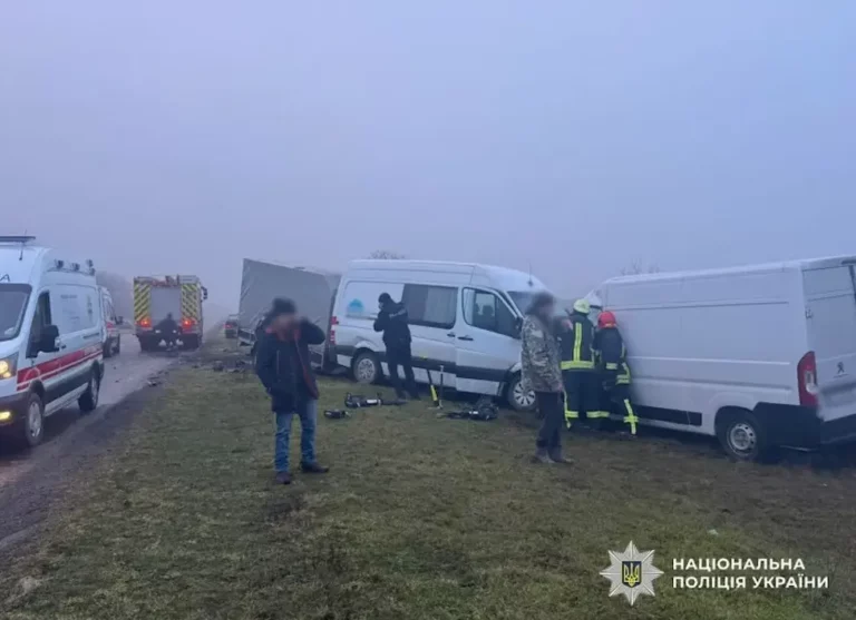 Серйозне ДТП в Одеській області: Два мікроавтобуси зіткнулися