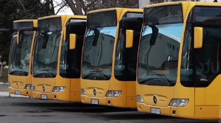 Одеса повертає безкоштовні соціальні автобуси: Як скористатися та маршрути