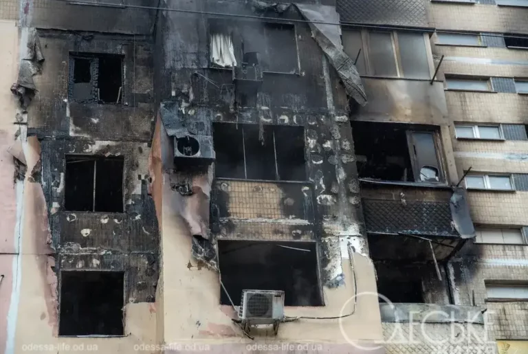 В Одесі знайдено тіла трьох загиблих під завалами, кількість постраждалих зросло до 35 осіб