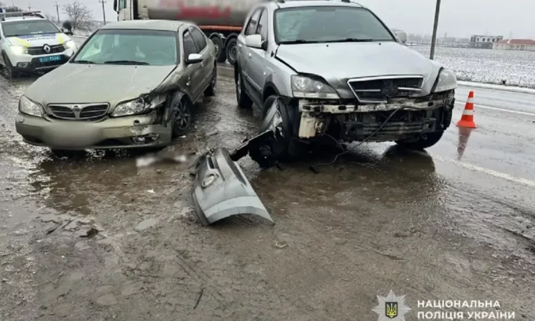 Сильні дощі та обмежена видимість спричинили ДТП на трасі Київ-Чоп