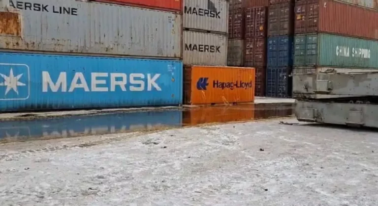 В Чорноморську зафіксовано ракетний удар: Пошкоджено цивільне судно