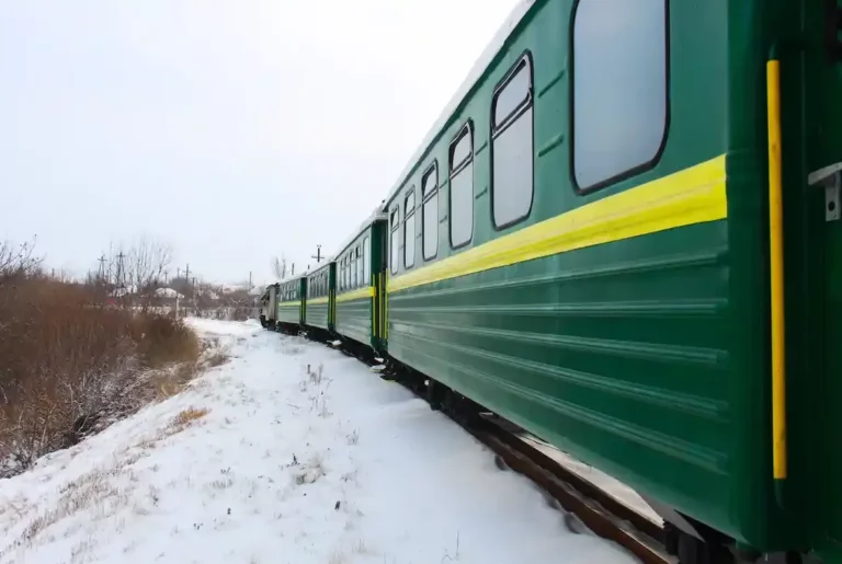 Запізнення Поїздів до Одеси через Сніг і Лід