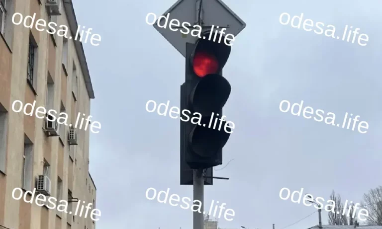 Відновлено роботу світлофорів на ключових перехрестях Одеси