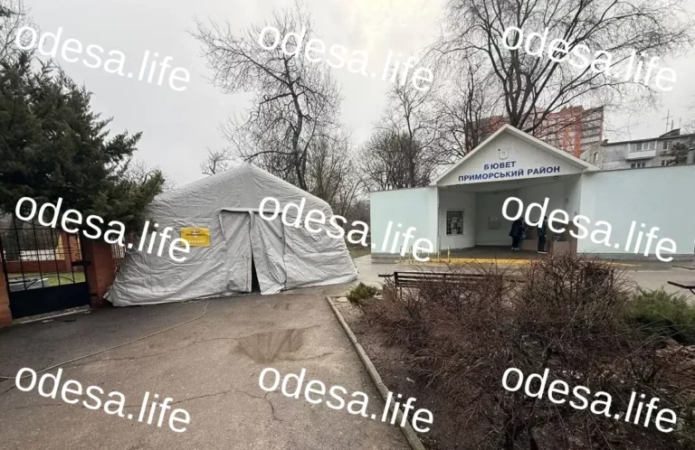 В Одесі відкрили додаткові пункти незламності з наметів обігріву