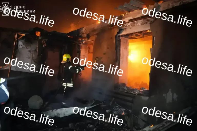 Удар по Одесі: Зруйновані будівлі та транспорт