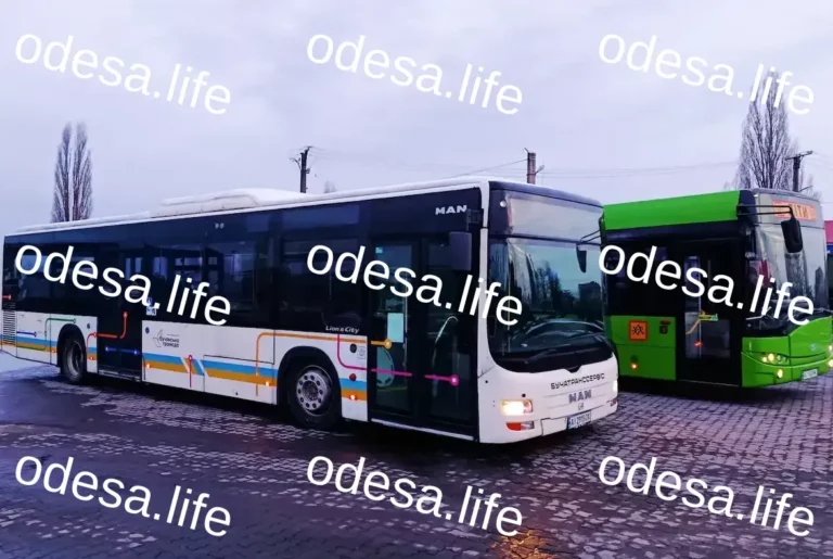 Одеський громадський транспорт поповнили автобуси з Київщини