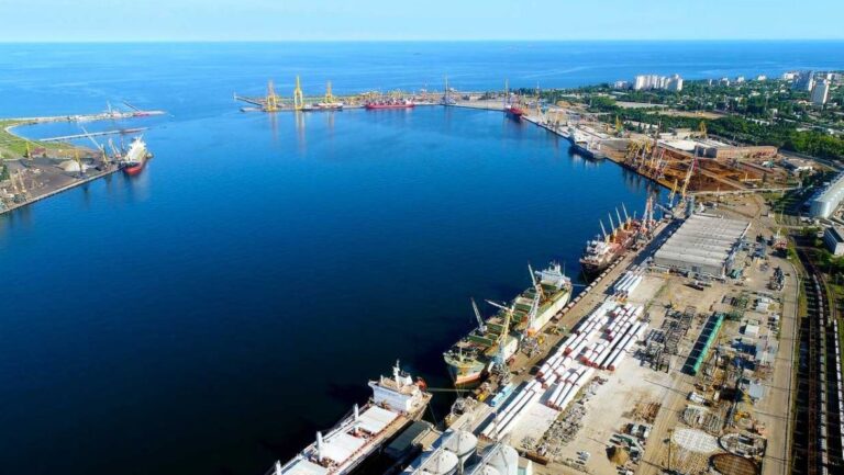 Незважаючи на обстріли, порт «Чорноморськ» досяг рекордних показників перевалки
