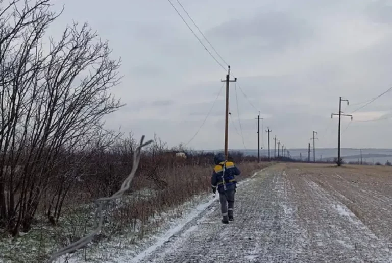 Одеська область: ДТЕК активно відновлює електропостачання після негоди