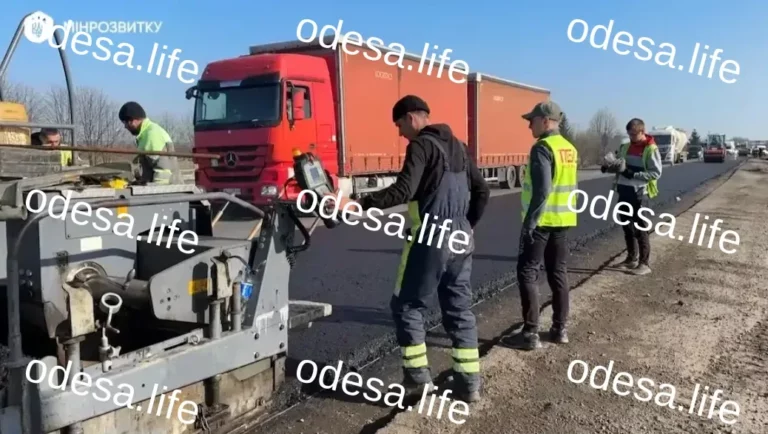 Уряд інвестує в ремонт ключових доріг Одещини