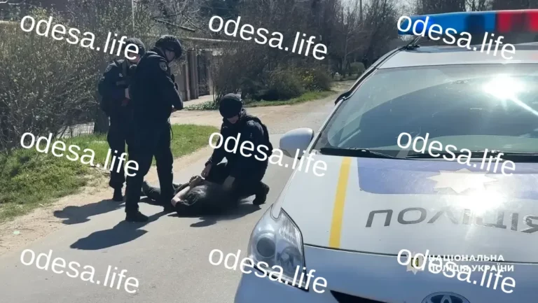 Стрілянина та вибух в Одесі: військовослужбовця затримано