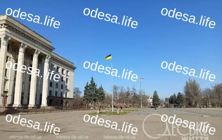 Новий прапор на Куликовому полі в Одесі