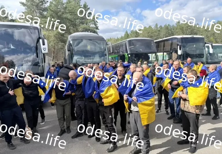 Додому з полону повернулися 193 українські захисники