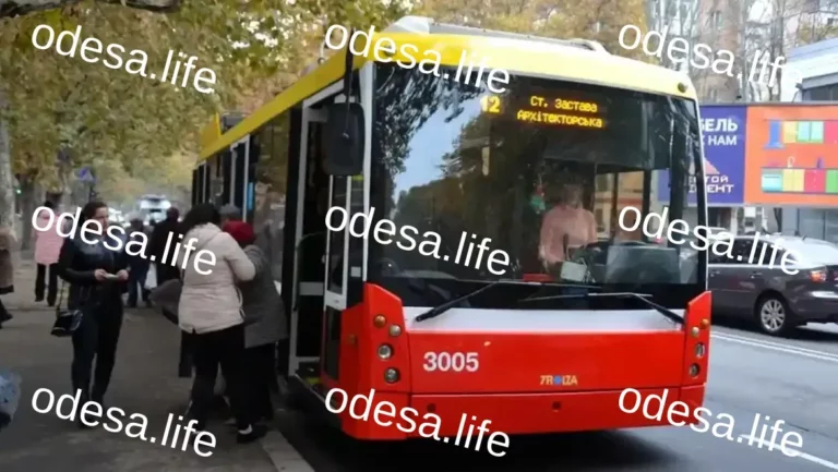 В Одесі відновлюють продаж проїзних на електротранспорт