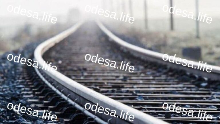 Трагедія на залізниці в Одесі: жінка загинула під електропоїздом