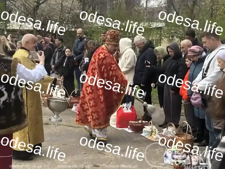 Великдень в Одесі: військові та містяни разом у храмі