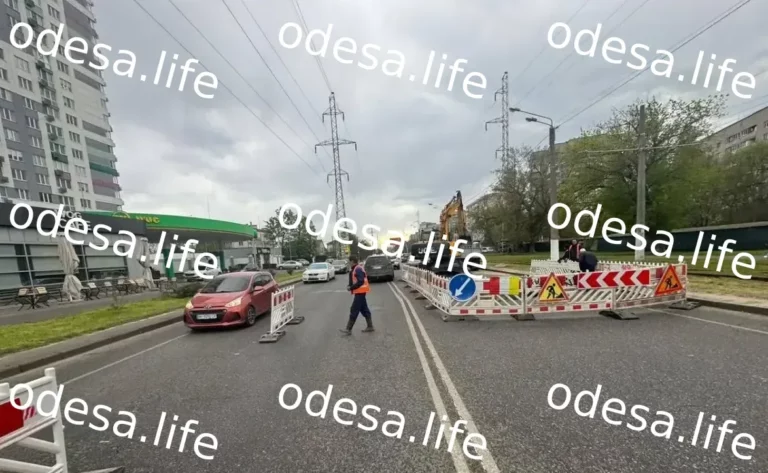 На Люстдорфській дорозі тимчасово обмежили рух