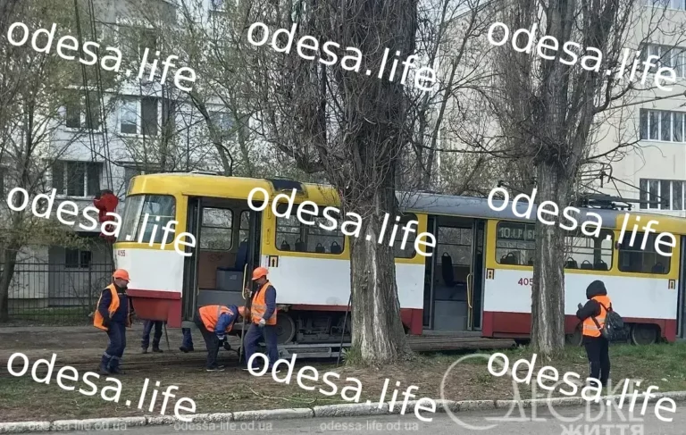 Інцидент з трамваєм на вулиці Авіаційній в Одесі