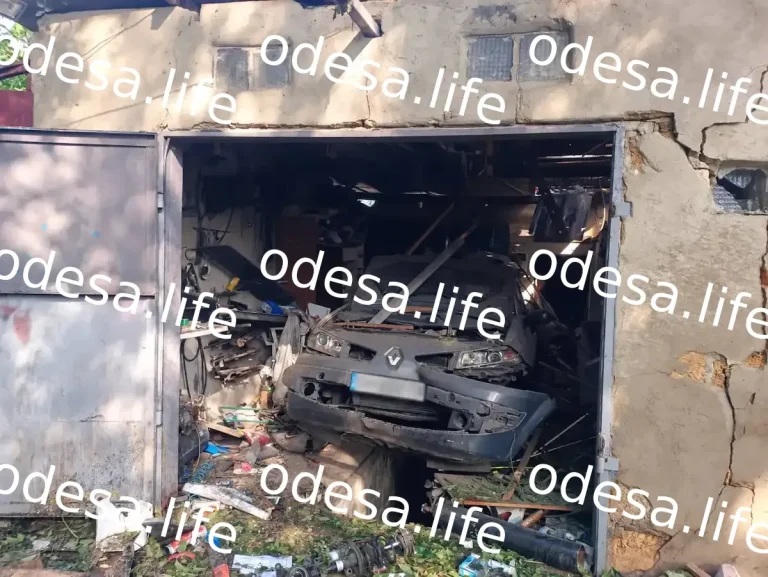 Удар реактивних дронів по Одесі: є загиблий та пожежа